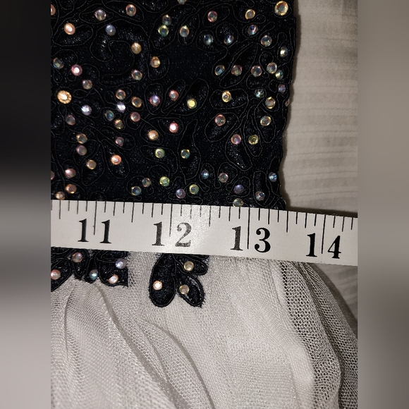 Blondie Nights by Stacy Sklar Navy Blue/ White Tulle Halter Formal Dress Size 7 - Picture 13 of 16